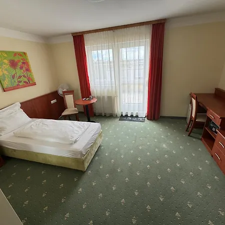 Hotel Breitenlee-2